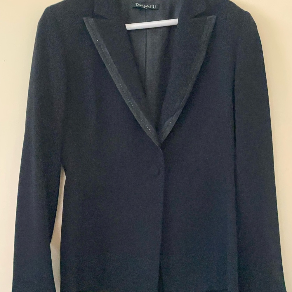 Tahari Black Single-Button Blazer with Notched Lapel